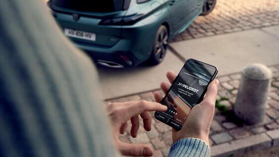 CONNECTED NAVIGATION PACK CONNECTED NAVIGATION PACK